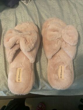 BCBGeneration Plush Bow Slide Slippers in Blush